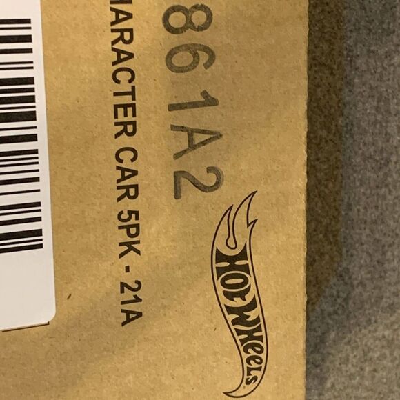 NEW Mandalorian HOT WHEELS Star Wars Yoda Character Cars 5 PACK - Picture 8 of 12